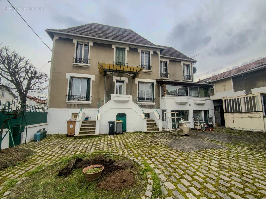 Maison à LIVRY-GARGAN