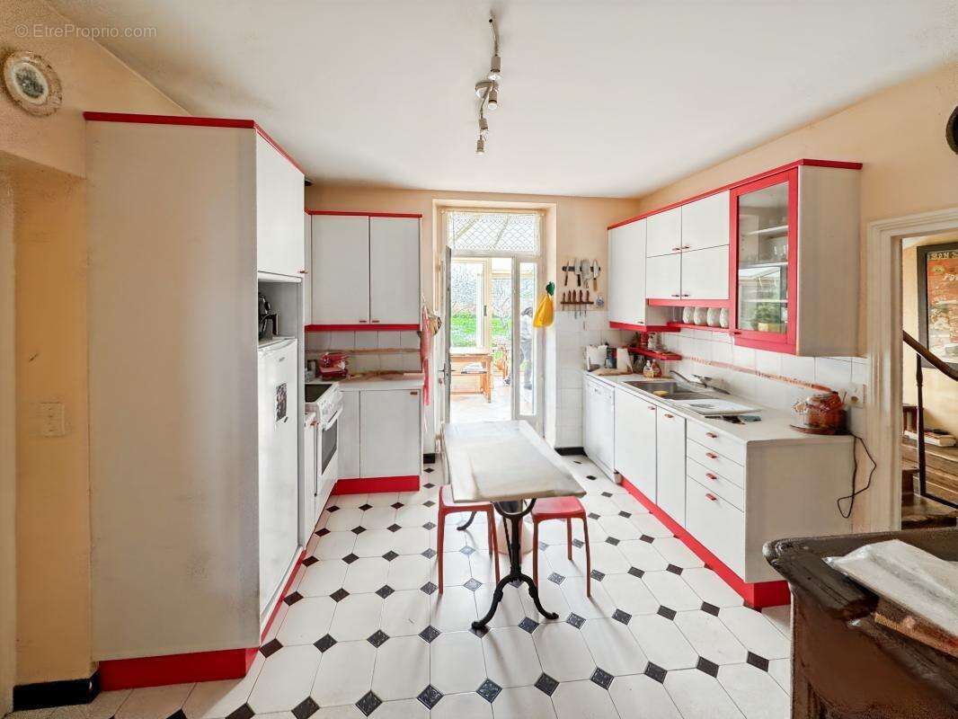 Maison à NEUVIC