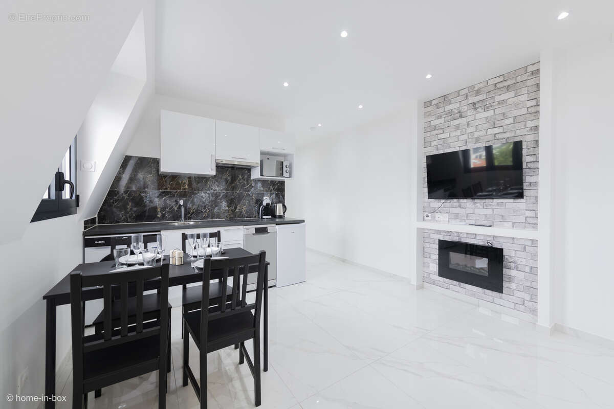 Appartement à PARAY-VIEILLE-POSTE