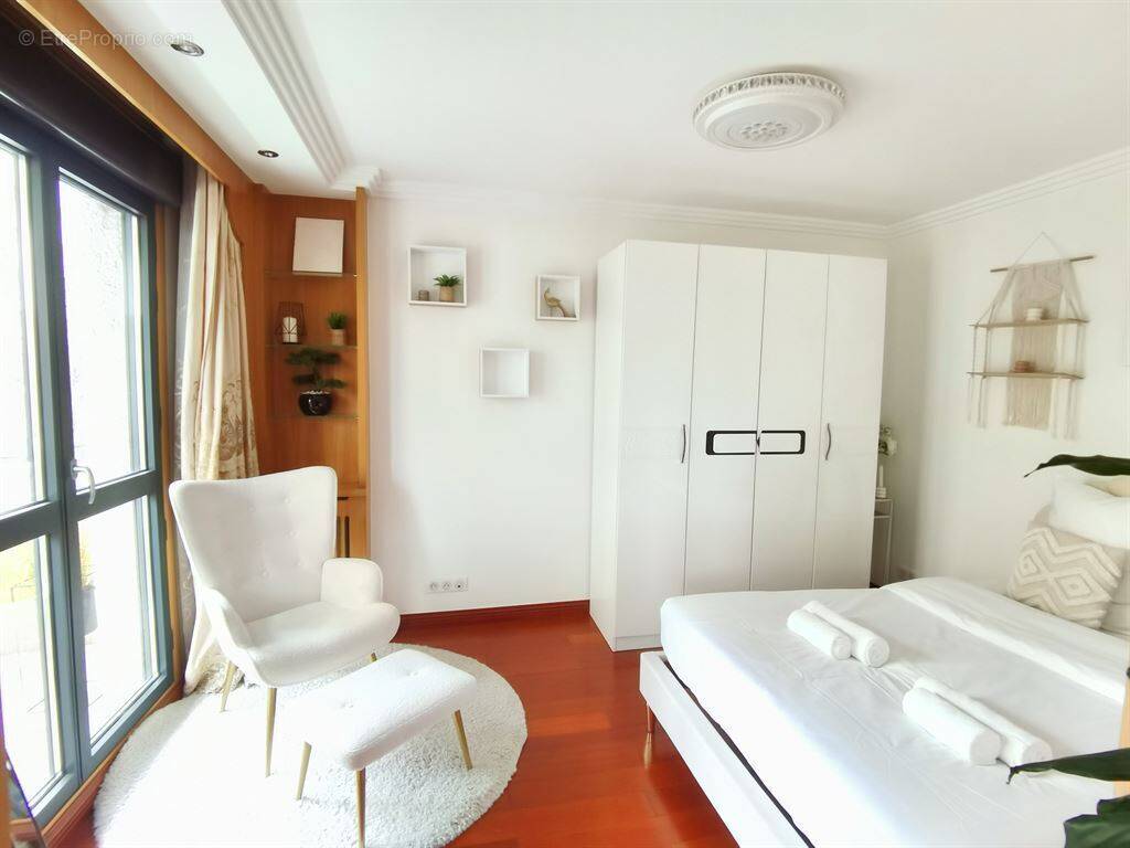 Appartement à PARIS-19E
