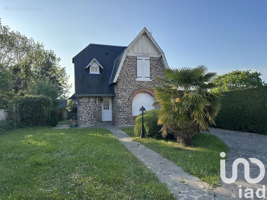 Photo 1 - Maison à DONVILLE-LES-BAINS