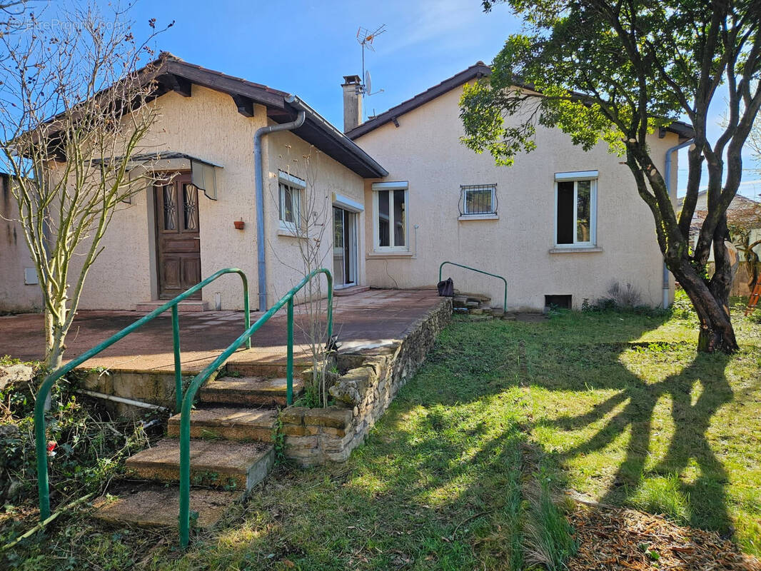 Maison à MEYZIEU