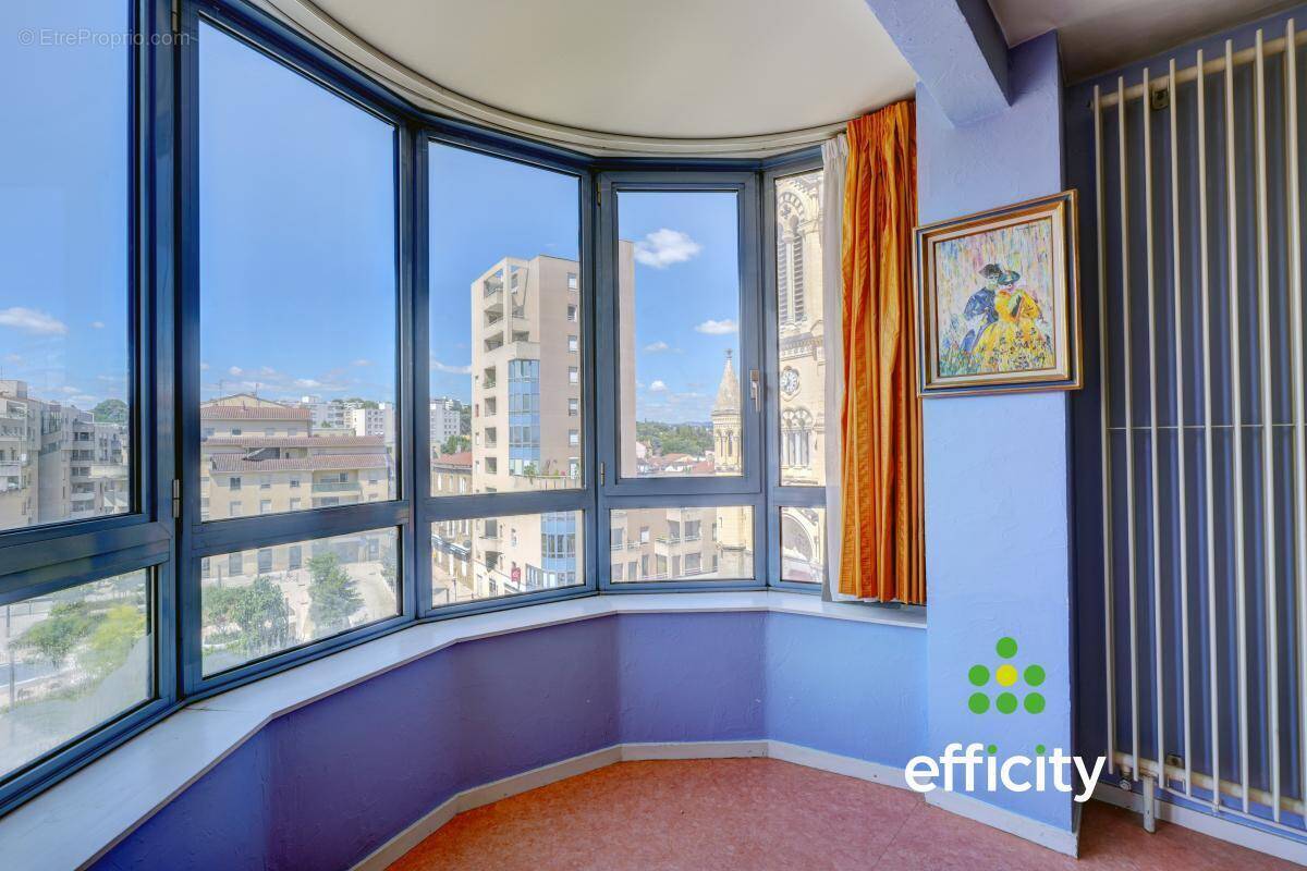 Appartement à OULLINS
