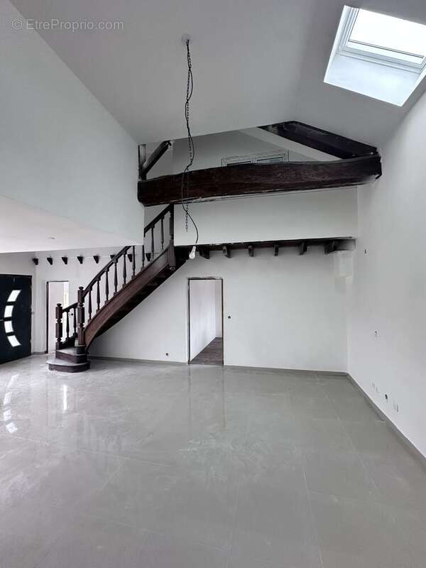 Appartement à LA VERPILLIERE