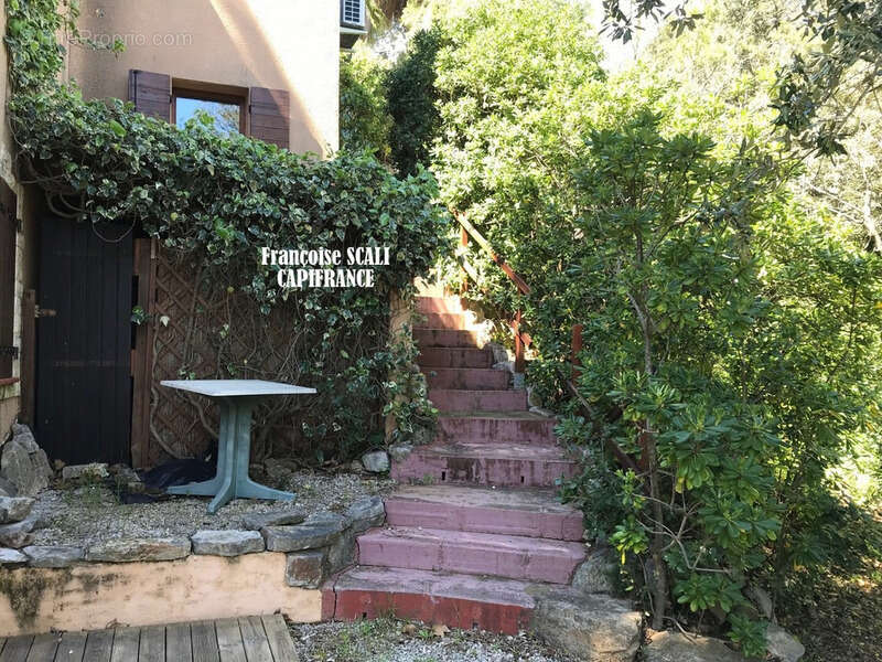 Maison à LES ISSAMBRES