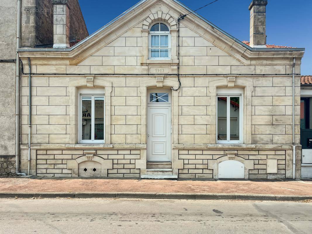 Maison à SAINTES