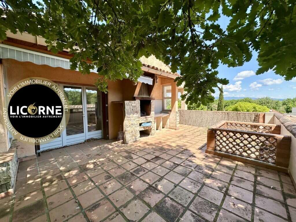 Maison à LE PUY-SAINTE-REPARADE