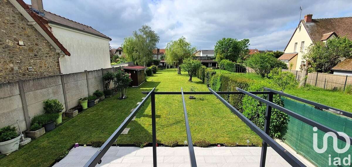 Photo 9 - Maison à LE MESNIL-SAINT-DENIS