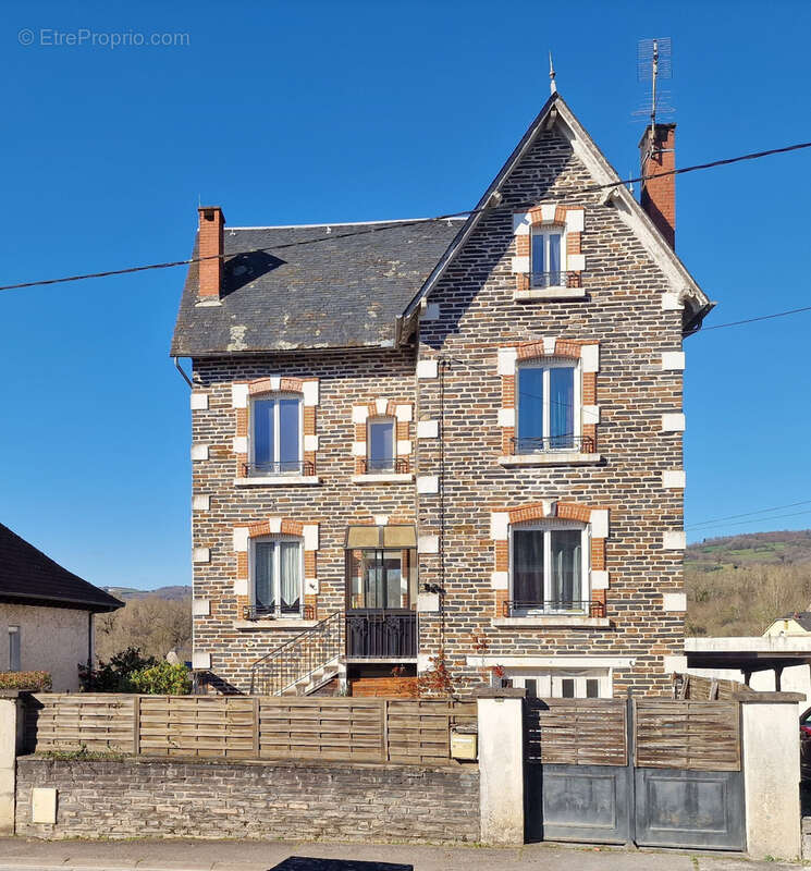 Maison à ALLASSAC