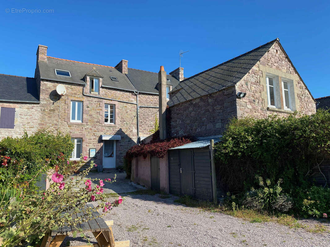 Maison à FREHEL