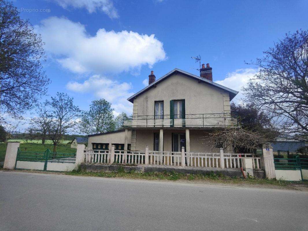 Maison à ANGLARS-SAINT-FELIX