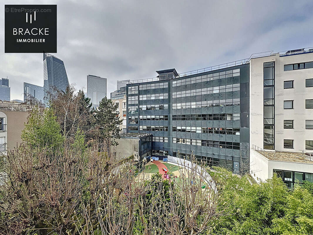 Appartement à COURBEVOIE
