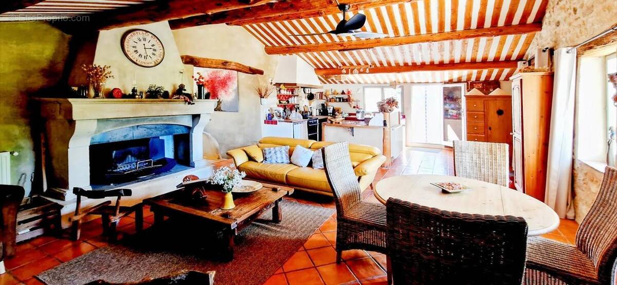 Maison à CERESTE