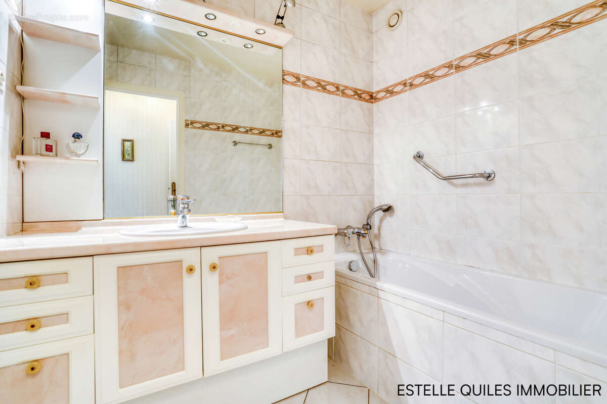 Appartement à VERSAILLES