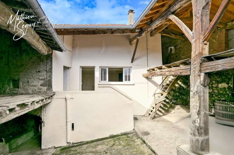 Maison à THURINS