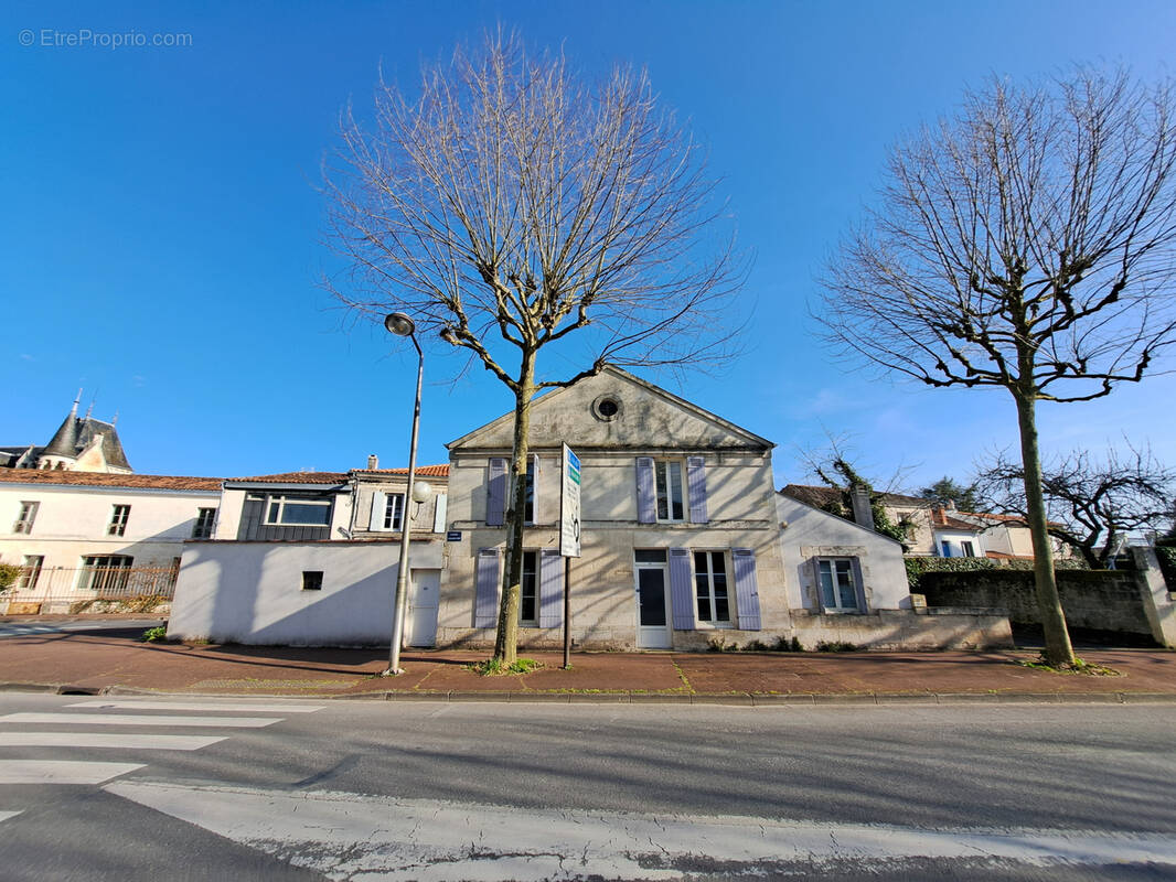 Maison à SAINTES