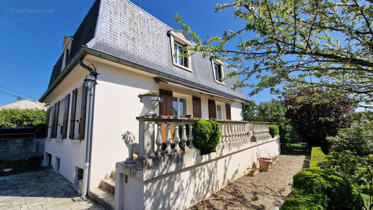 Maison à GOUSSAINVILLE