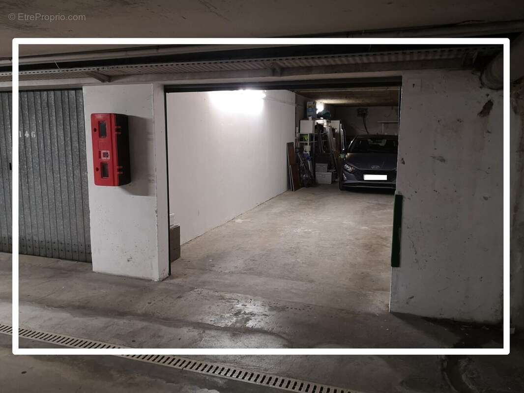 Parking à MANDELIEU-LA-NAPOULE