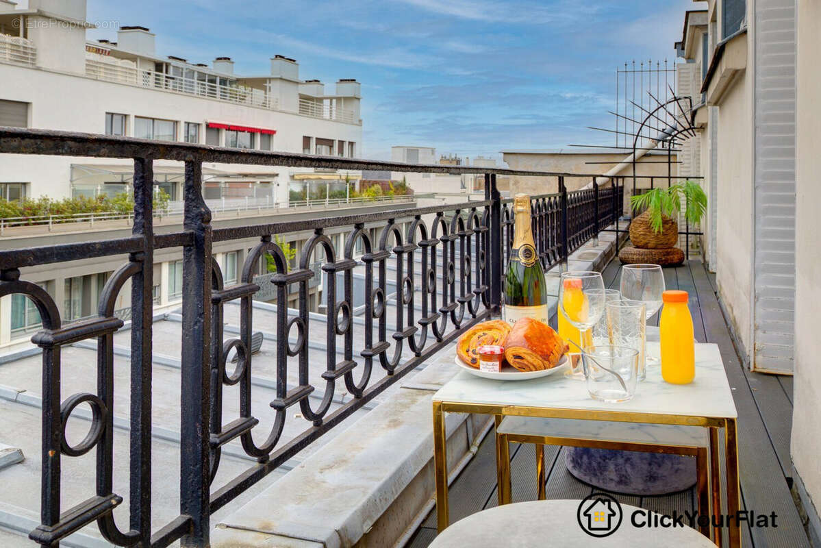 Appartement à PARIS-8E