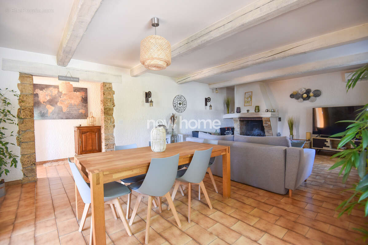 Maison à LORGUES