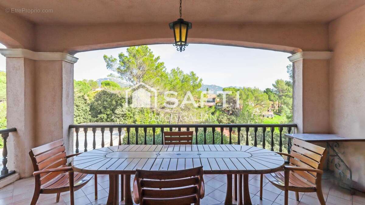 Photo 6 - Maison à ROQUEBRUNE-SUR-ARGENS