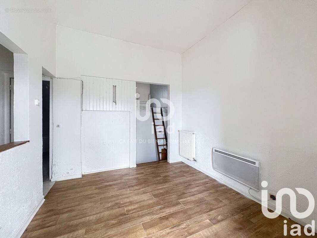Photo 1 - Appartement à COMBS-LA-VILLE
