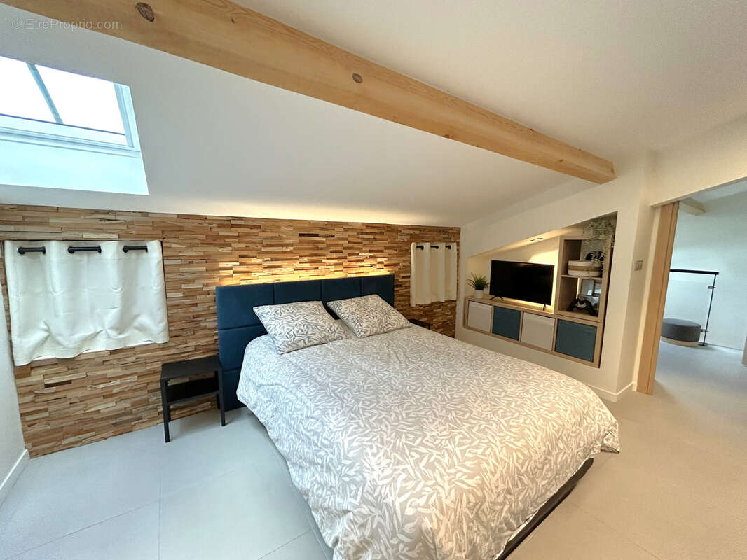 Appartement à GREZIEU-LA-VARENNE