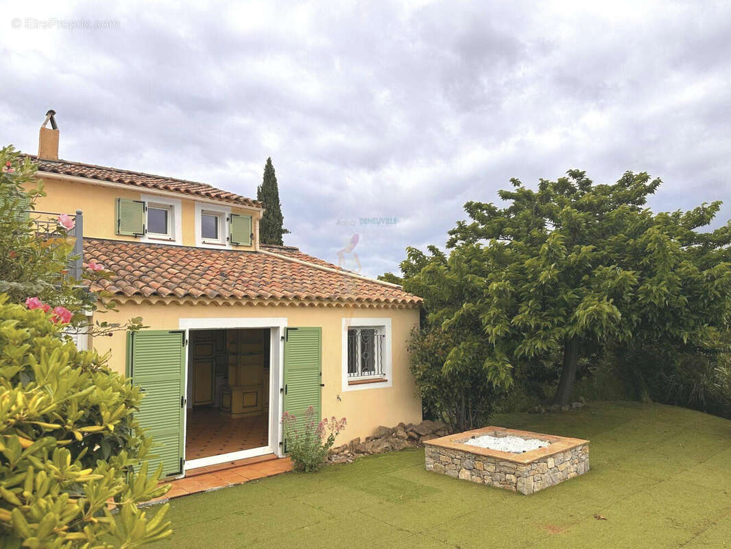 Maison à ROQUEBRUNE-SUR-ARGENS