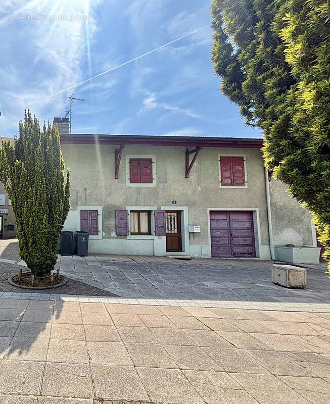 Maison à VILLE-LA-GRAND