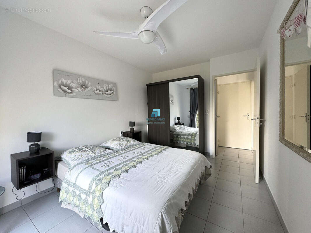 Appartement à ROQUEBRUNE-SUR-ARGENS