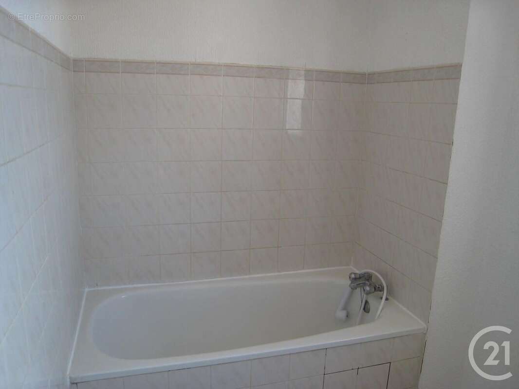Appartement à MAUGUIO