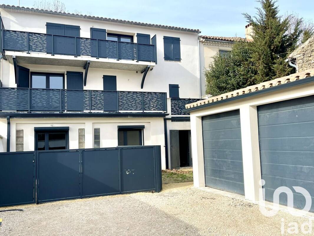 Photo 1 - Appartement à SAINTE-CECILE-LES-VIGNES