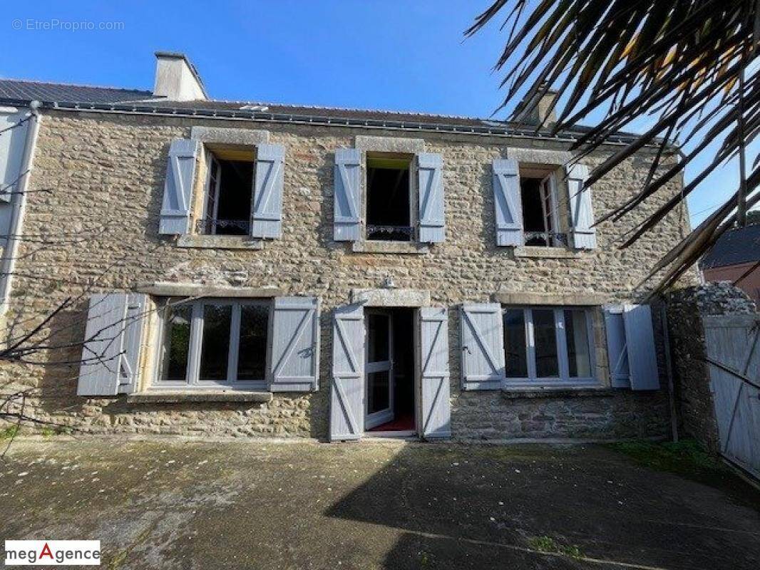 Maison à LARMOR-BADEN