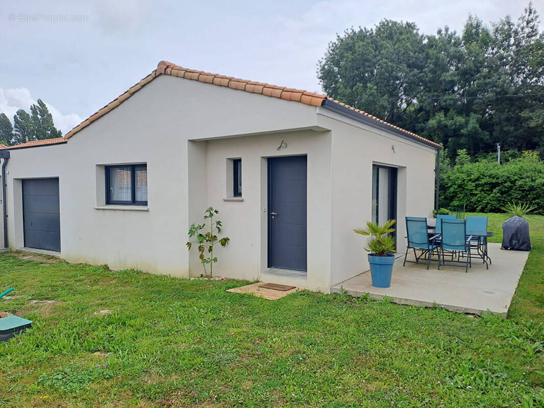 Maison à COMMEQUIERS