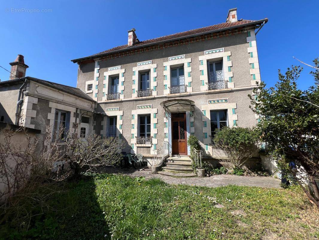 Maison à COSNE-COURS-SUR-LOIRE