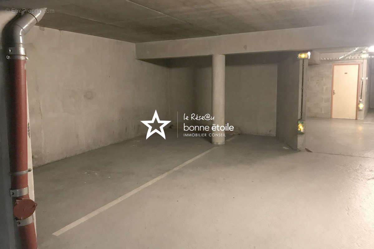 Parking à PARIS-19E