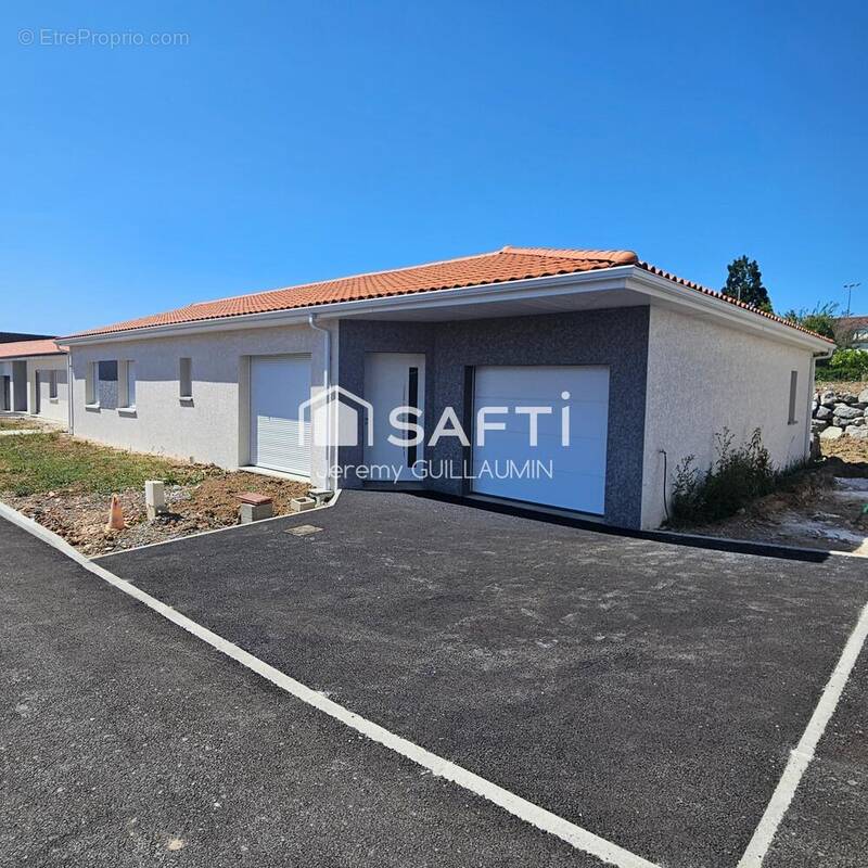 Photo 1 - Maison à CUSSET