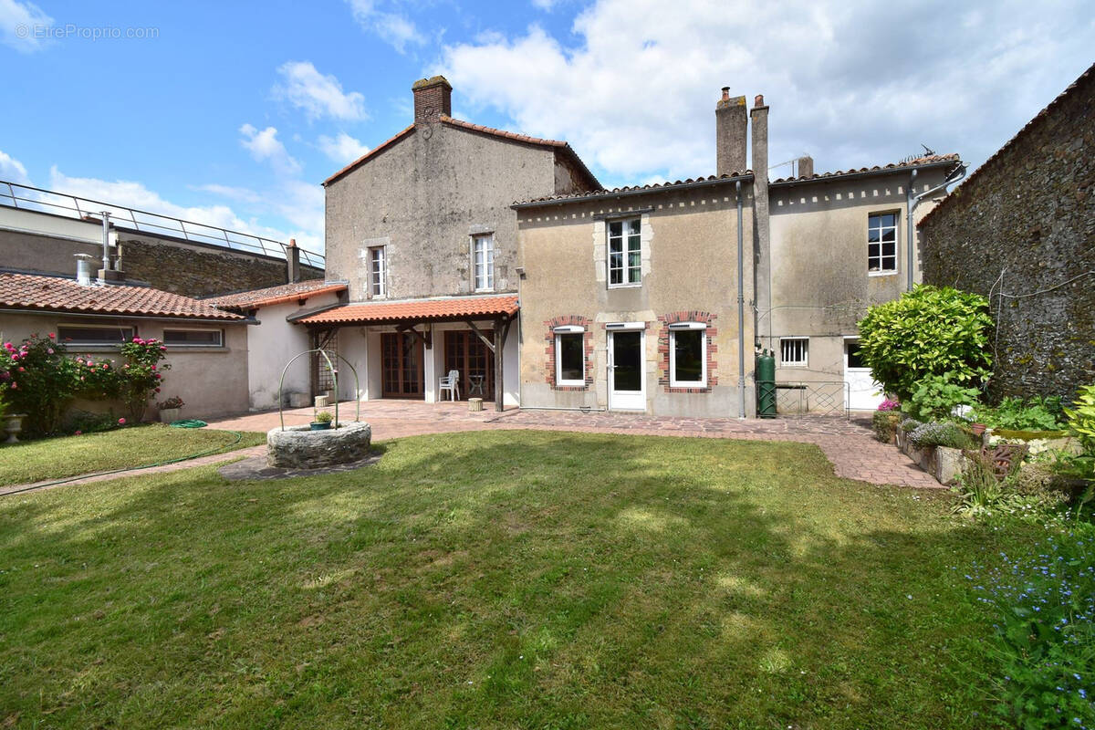 Maison à LES BROUZILS