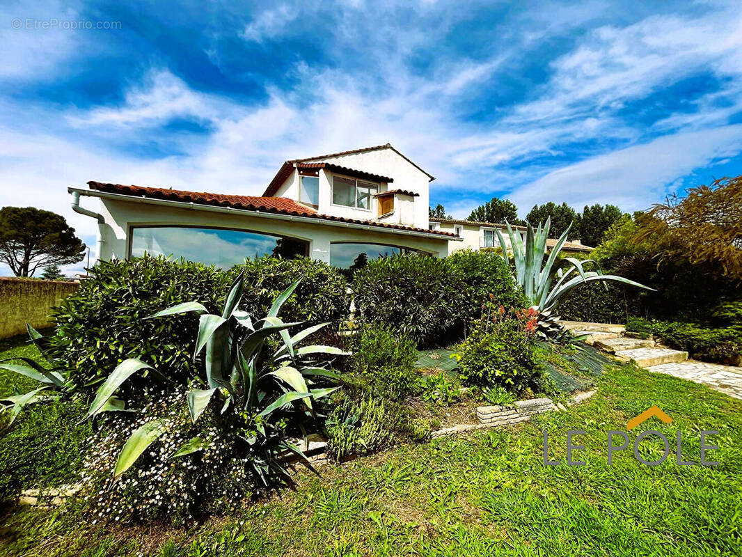 Maison à SAINTE-CECILE-LES-VIGNES