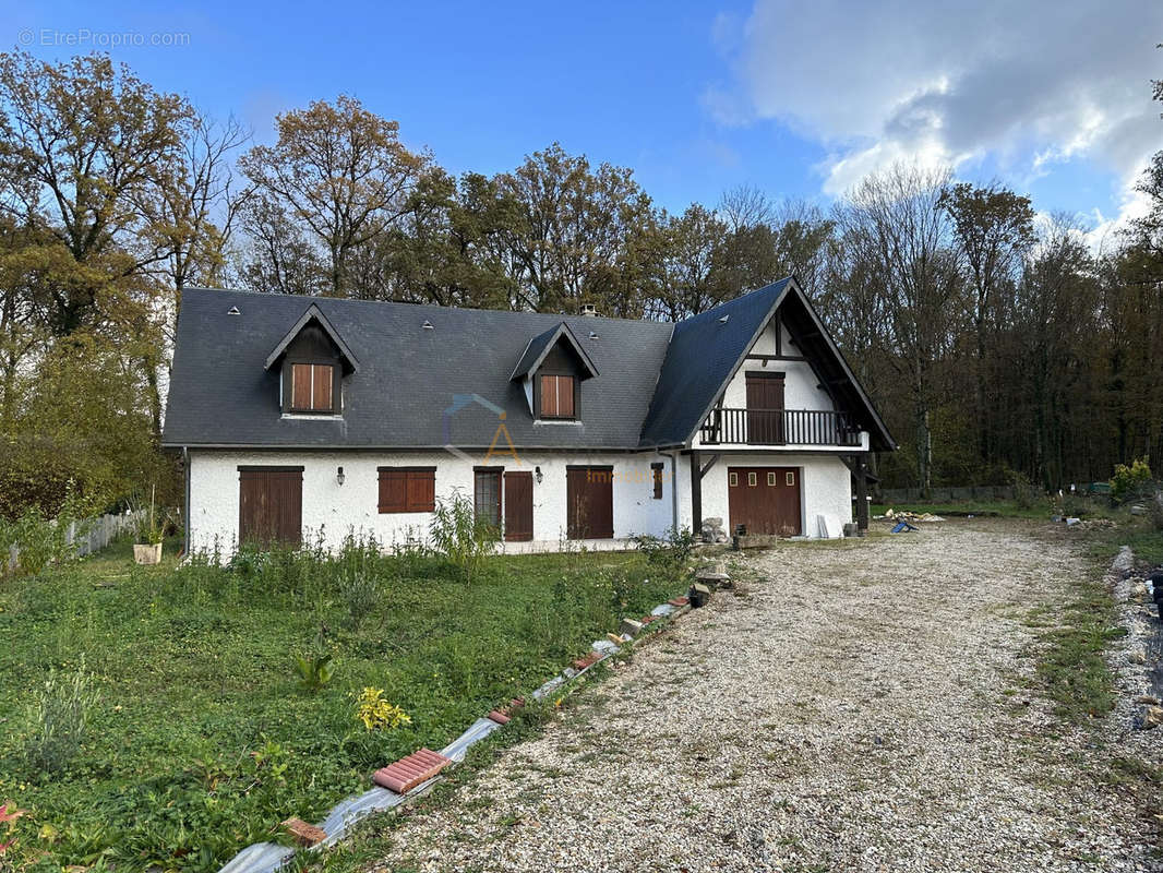 Maison à COURTENAY