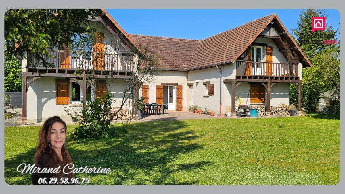 Maison à ESTISSAC