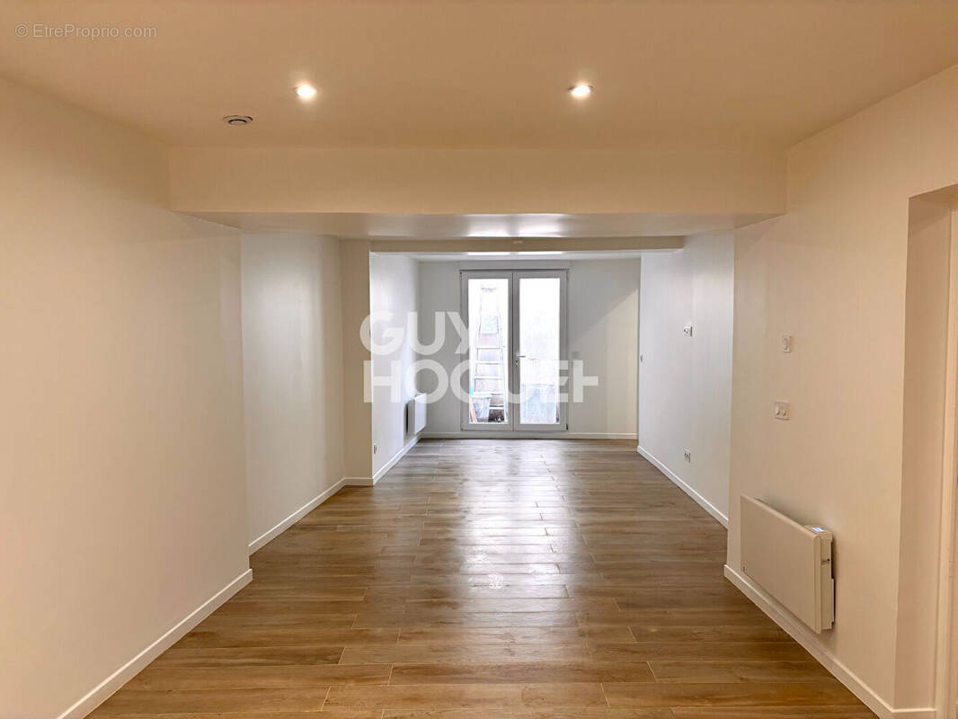 Appartement à AUBERVILLIERS