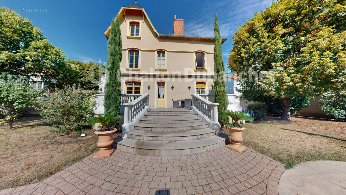 Maison à LE COTEAU