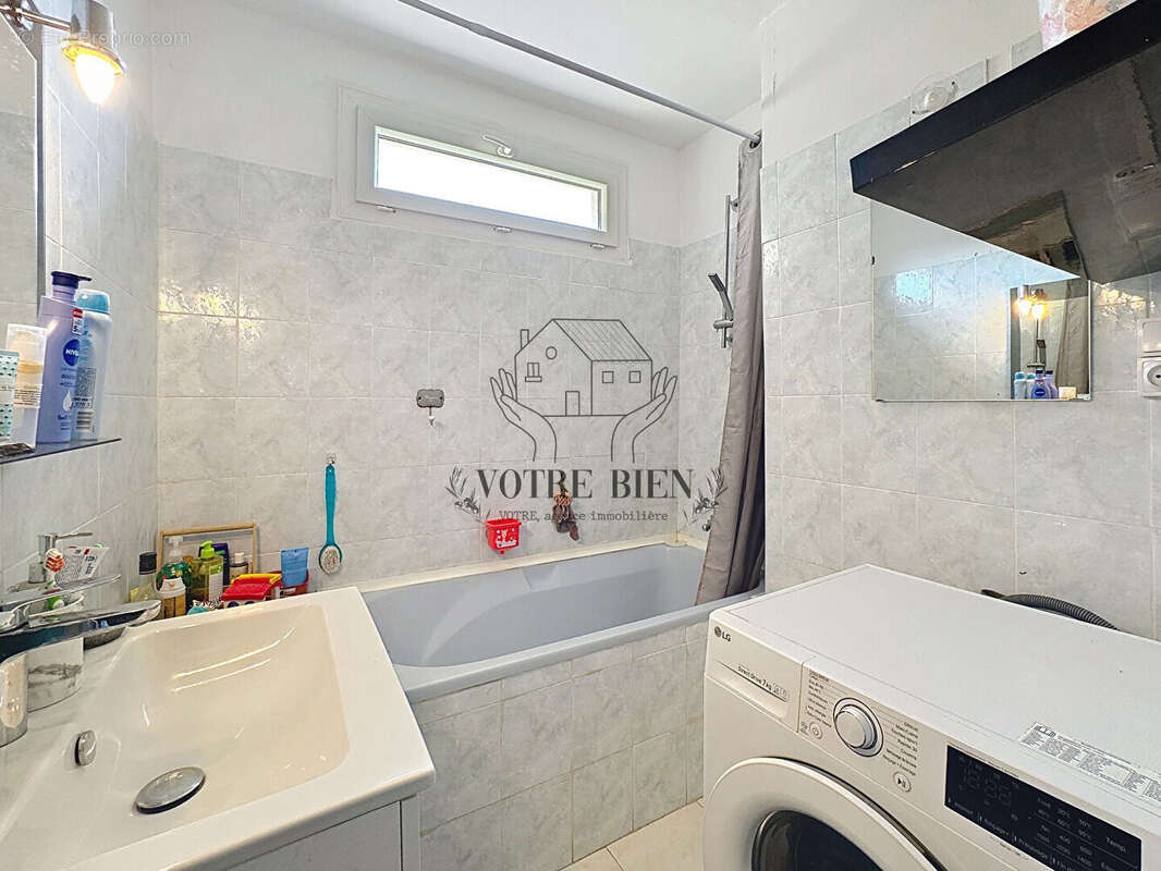 Appartement à VINON-SUR-VERDON