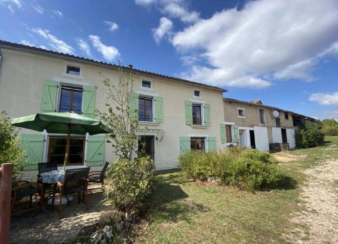 Maison à VERTEUIL-SUR-CHARENTE