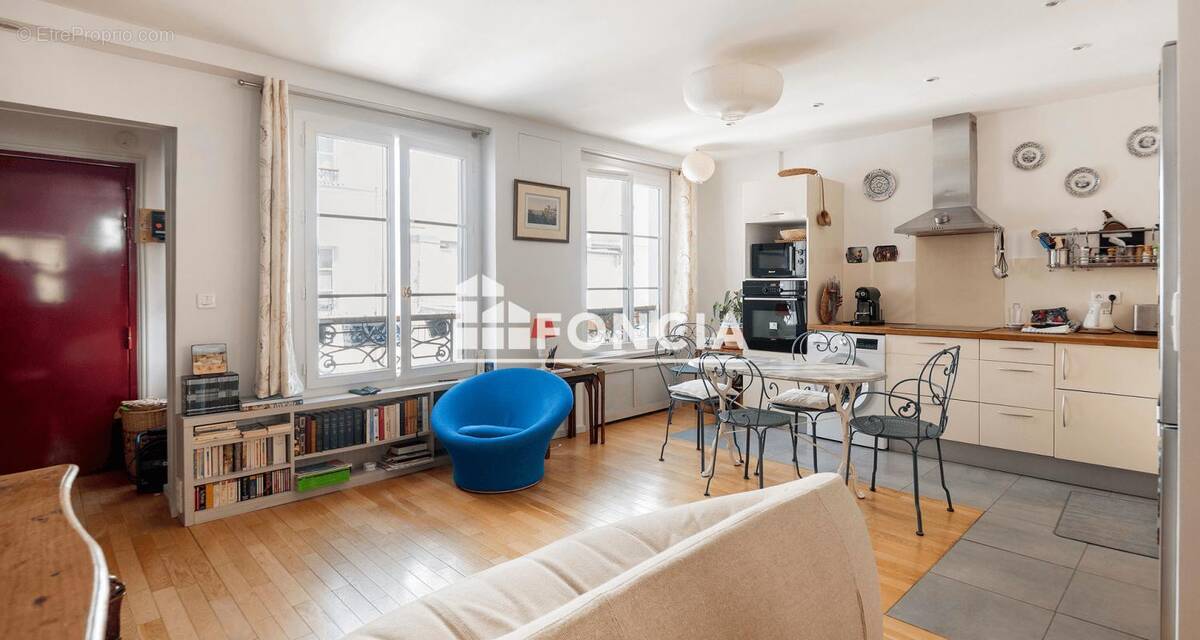 Appartement à PARIS-8E
