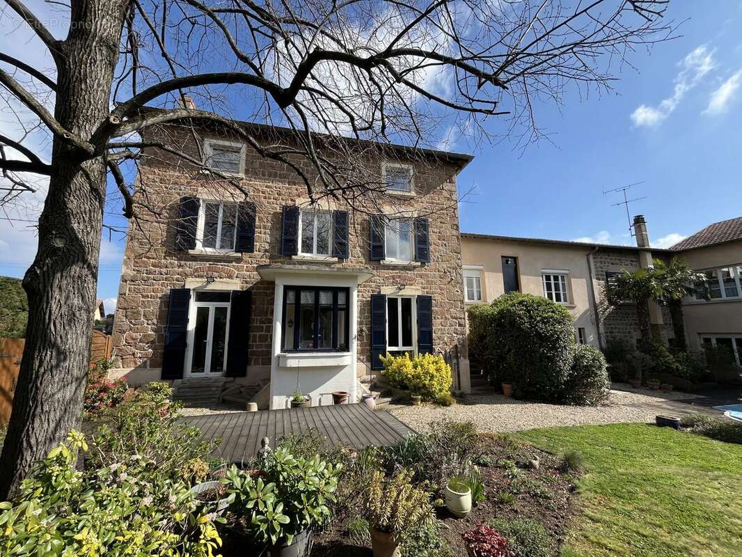 Maison à SAINT-ETIENNE-DES-OULLIERES