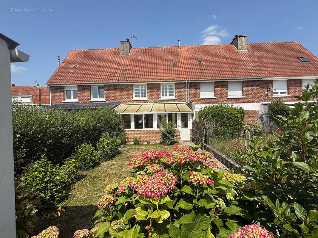 Maison à SAINT-MARTIN-AU-LAERT