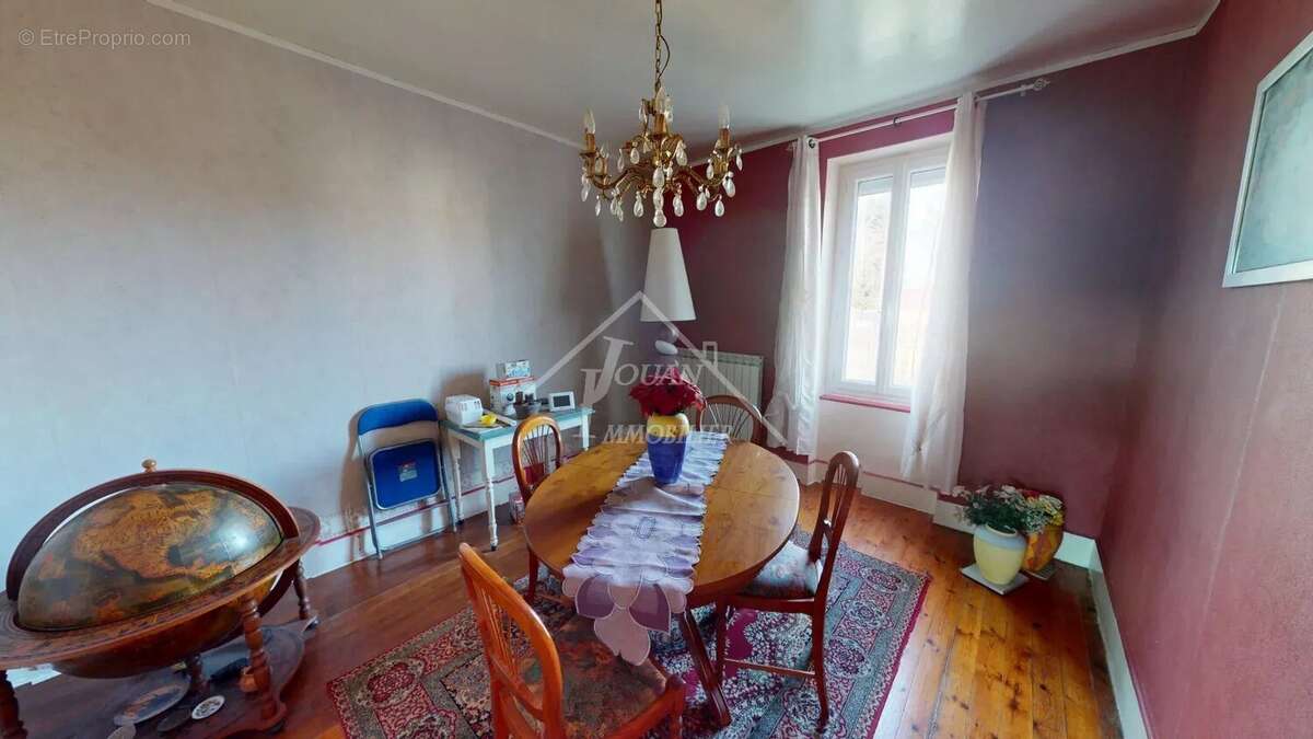 Maison à COSNE-D&#039;ALLIER
