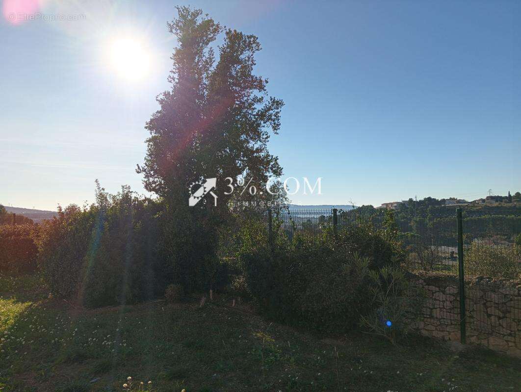 Appartement à POUSSAN